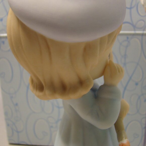 Precious Moments Figurine: “You Capture Beauty With All You Do”. 830022 in box - Picture 10 of 16